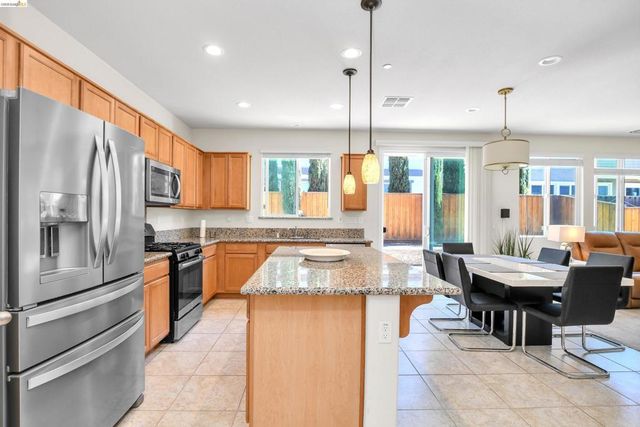 252 Coolcrest Dr, Oakley, CA 94561