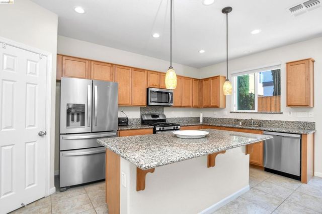 252 Coolcrest Dr, Oakley, CA 94561