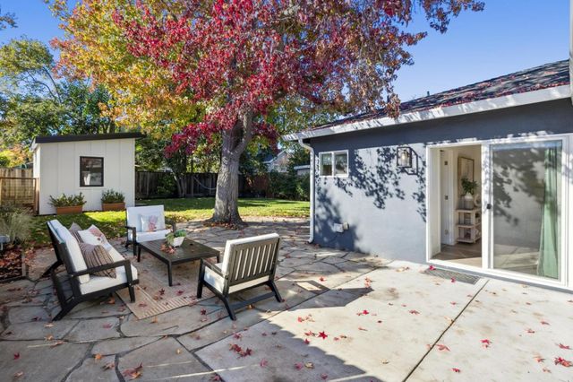 1318 Sierra Street, Redwood City, CA 94061