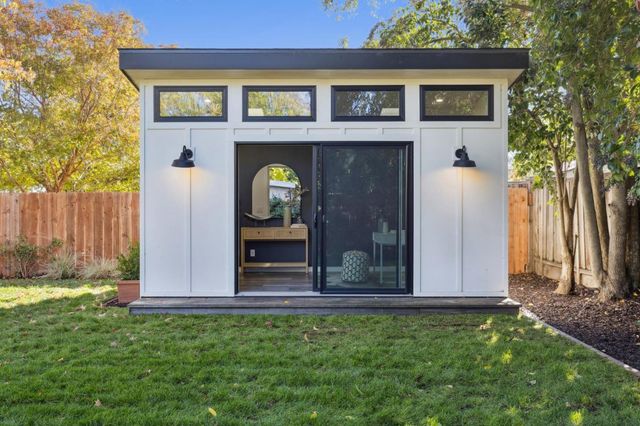 1318 Sierra Street, Redwood City, CA 94061