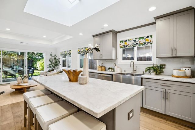 1318 Sierra Street, Redwood City, CA 94061