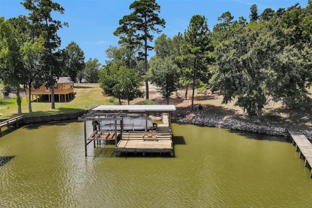 308 N Point Drive, Trinity, TX 75862