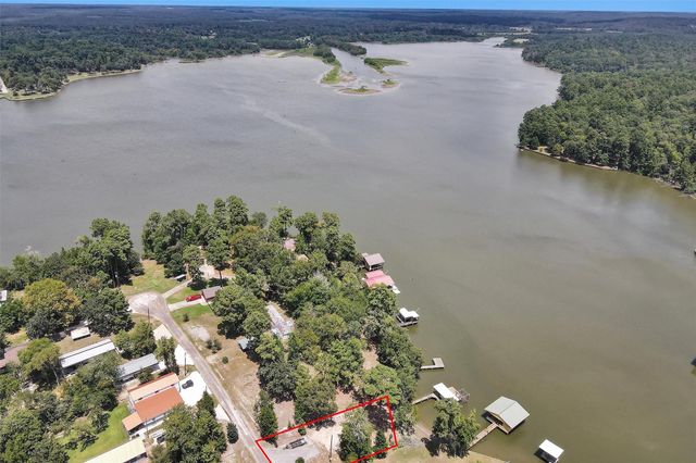308 N Point Drive, Trinity, TX 75862