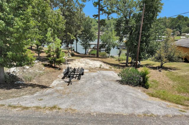 308 N Point Drive, Trinity, TX 75862