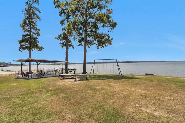 308 N Point Drive, Trinity, TX 75862
