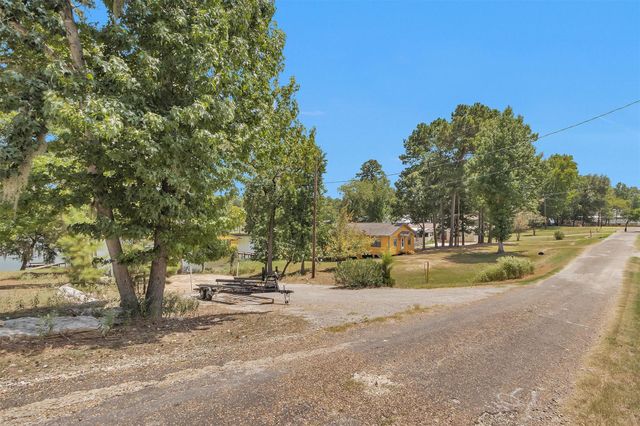 308 N Point Drive, Trinity, TX 75862