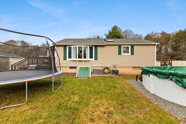 196 Donald Tennant Cir, North Attleboro, MA 02760