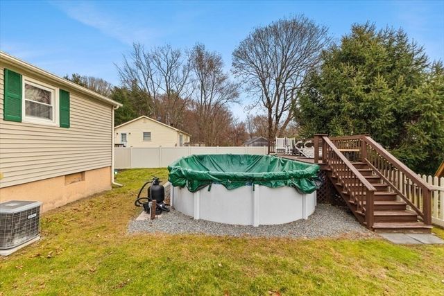 196 Donald Tennant Cir, North Attleboro, MA 02760
