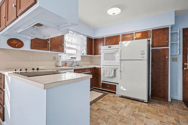 1420 Friendly Avenue, Portage, MI 49002