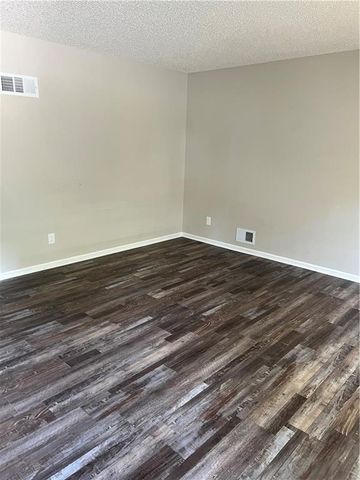 5424 Ditzler Avenue, Raytown, MO 64133