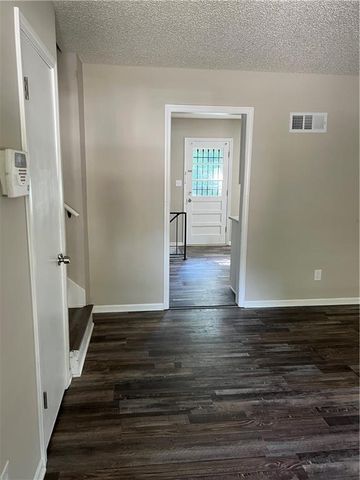 5424 Ditzler Avenue, Raytown, MO 64133