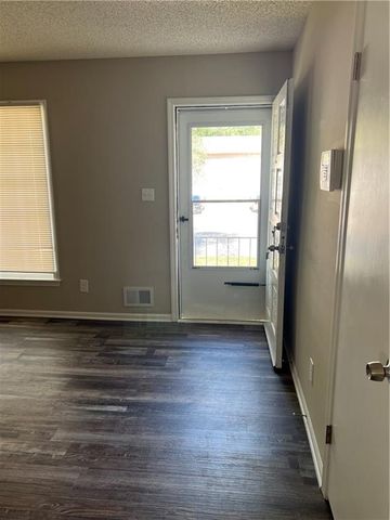 5424 Ditzler Avenue, Raytown, MO 64133