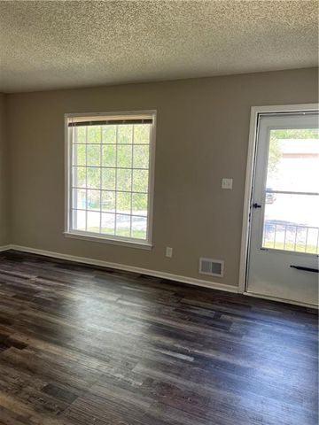 5424 Ditzler Avenue, Raytown, MO 64133