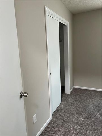 5424 Ditzler Avenue, Raytown, MO 64133