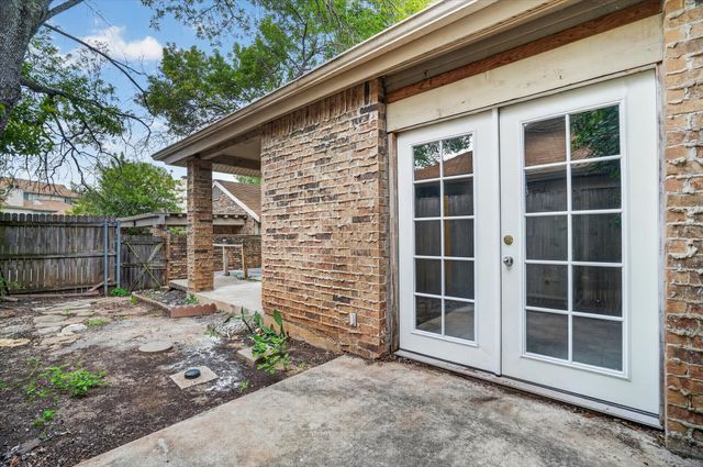 231 Shady Lane Drive, Fort Worth, TX 76112