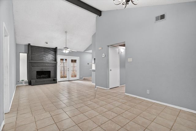 231 Shady Lane Drive, Fort Worth, TX 76112