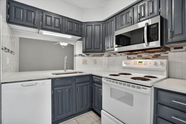 231 Shady Lane Drive, Fort Worth, TX 76112