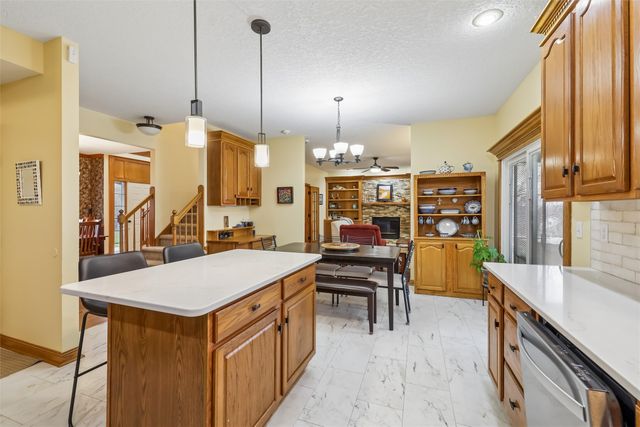6832 Morningside Circle, Johnston, IA 50131