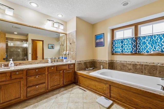 6832 Morningside Circle, Johnston, IA 50131