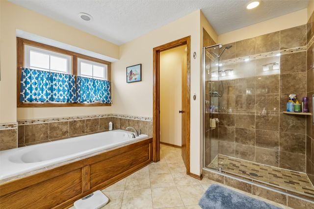 6832 Morningside Circle, Johnston, IA 50131