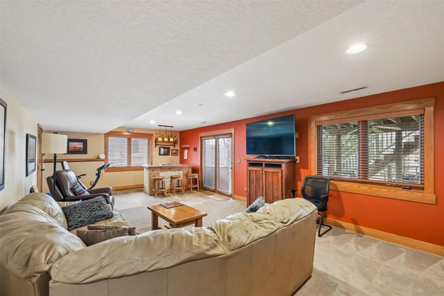 6832 Morningside Circle, Johnston, IA 50131