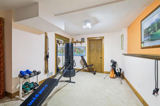 6832 Morningside Circle, Johnston, IA 50131