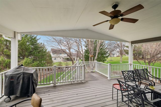 6832 Morningside Circle, Johnston, IA 50131