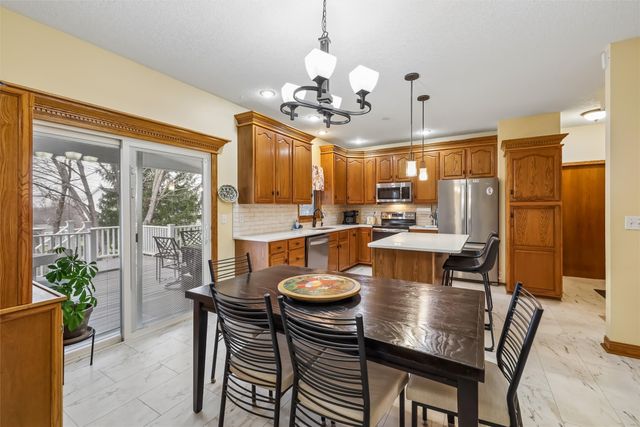 6832 Morningside Circle, Johnston, IA 50131