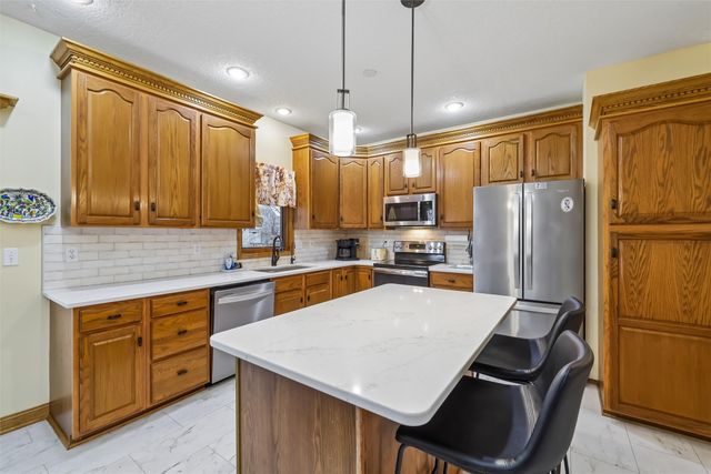 6832 Morningside Circle, Johnston, IA 50131