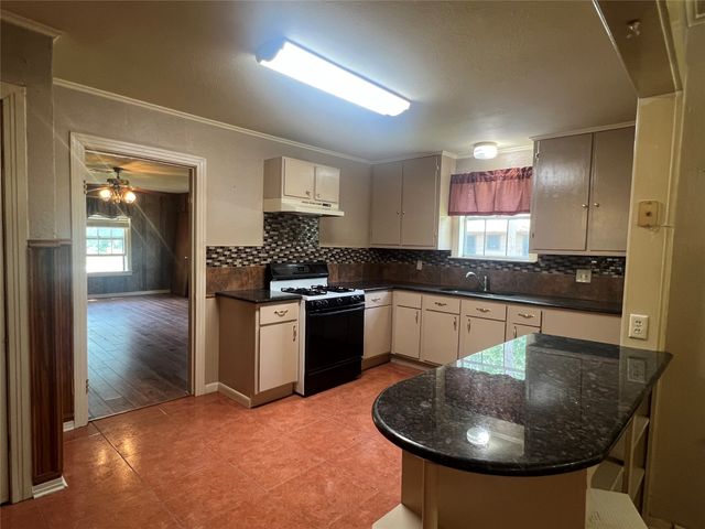 717 N 37th Street, Corsicana, TX 75110
