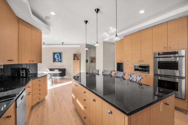 11465 Keystone Court, Hopkins, MN 55305