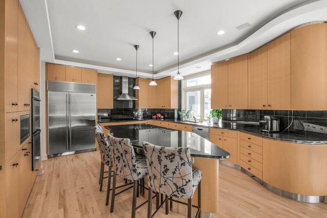 11465 Keystone Court, Hopkins, MN 55305