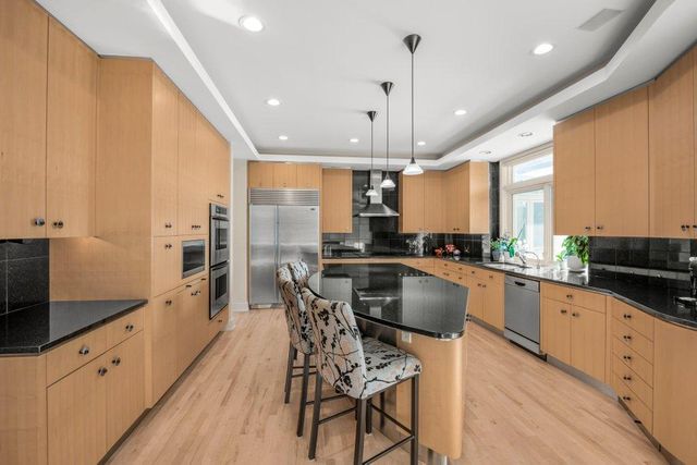 11465 Keystone Court, Hopkins, MN 55305