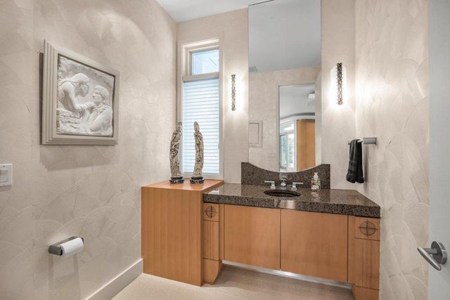 11465 Keystone Court, Hopkins, MN 55305