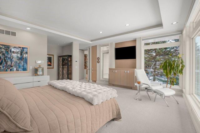 11465 Keystone Court, Hopkins, MN 55305