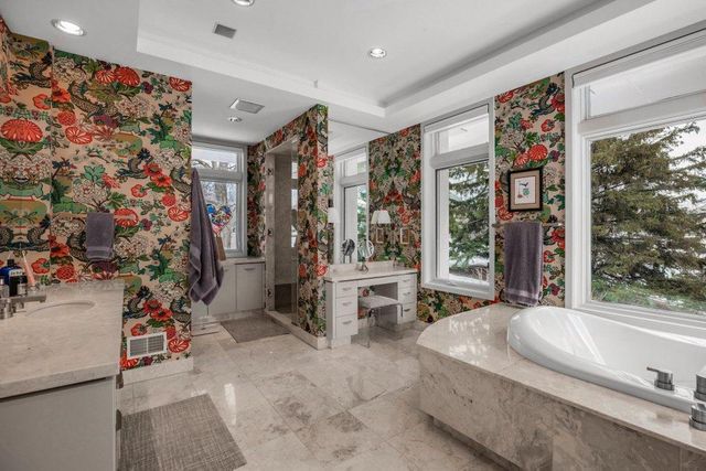 11465 Keystone Court, Hopkins, MN 55305