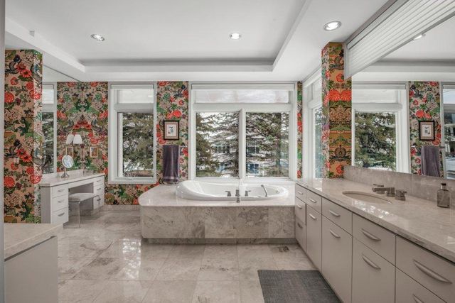 11465 Keystone Court, Hopkins, MN 55305