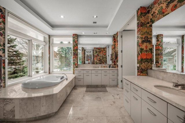 11465 Keystone Court, Hopkins, MN 55305