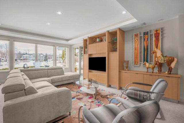 11465 Keystone Court, Hopkins, MN 55305