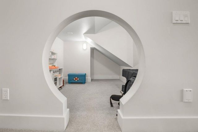 11465 Keystone Court, Hopkins, MN 55305