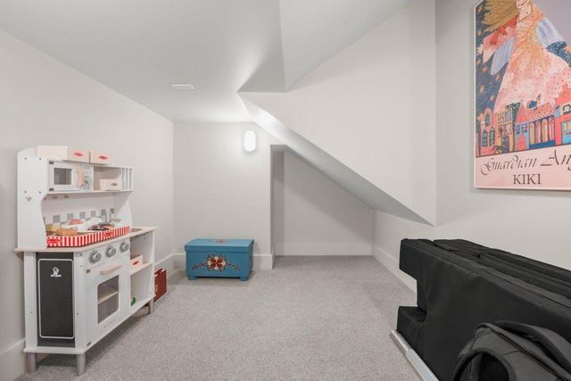 11465 Keystone Court, Hopkins, MN 55305