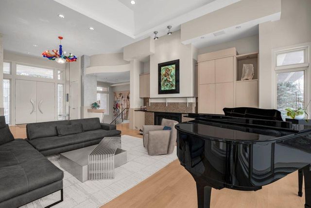 11465 Keystone Court, Hopkins, MN 55305