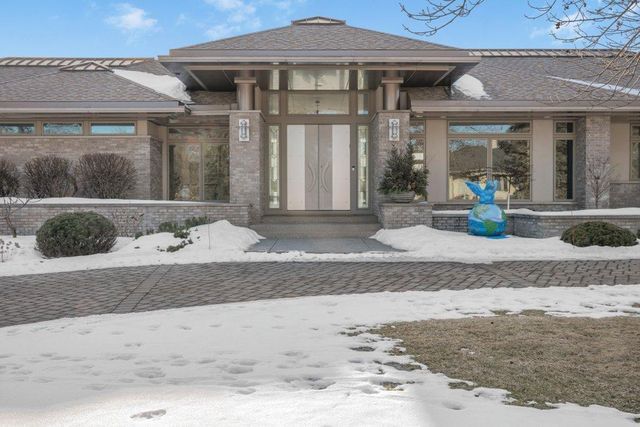 11465 Keystone Court, Hopkins, MN 55305