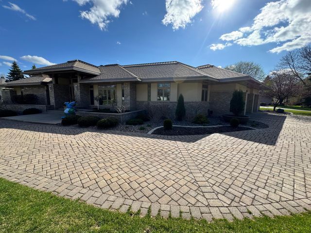 11465 Keystone Court, Minnetonka, MN 55305