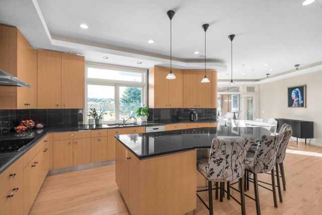 11465 Keystone Court, Hopkins, MN 55305