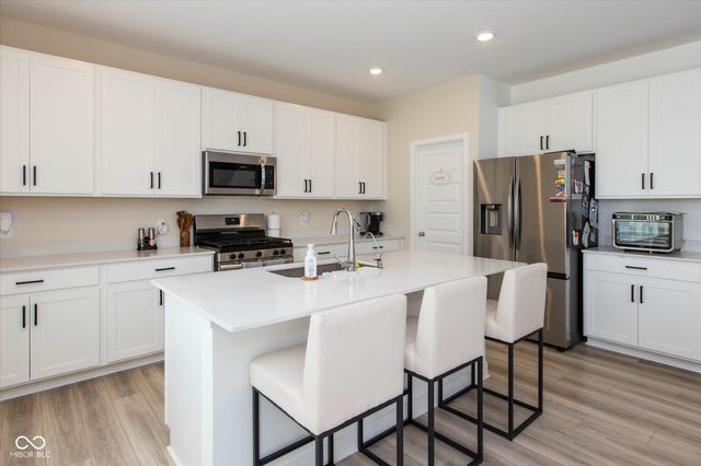 2867 Kramer Drive, Greenwood, IN 46143