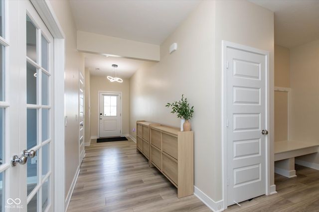 2867 Kramer Drive, Greenwood, IN 46143
