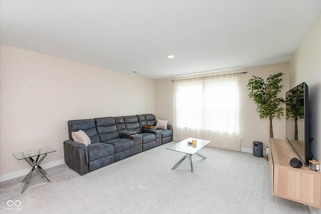2867 Kramer Drive, Greenwood, IN 46143