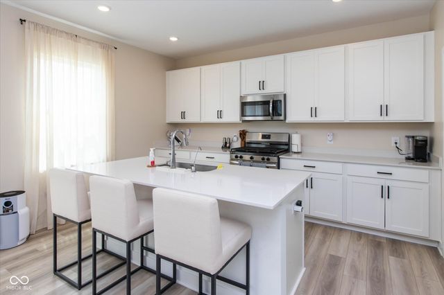 2867 Kramer Drive, Greenwood, IN 46143