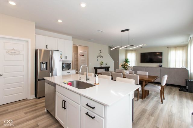 2867 Kramer Drive, Greenwood, IN 46143
